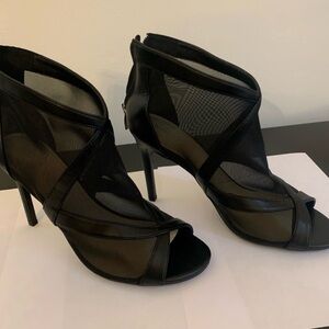 5 for $20🫟🛍️🔵 Nine West Black Sheer Heels
